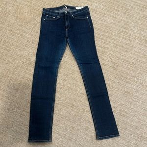Rag & Bone High Rise Skinny Jeans, size 31, used in great condition.
